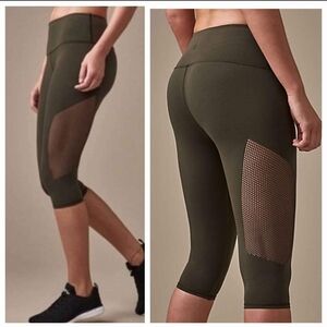 Lululemon Reveal Crop (15")Dark Olive